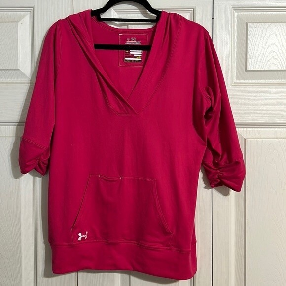 Under Armour Tops - UNDER ARMOUR Small All Season Gear Pink Hooded Short Sleeve Sweatshirt V-Neck